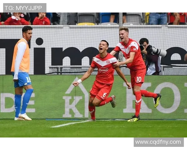 德累斯顿主场迎战沙尔克04双方争夺德乙积分榜关键战役